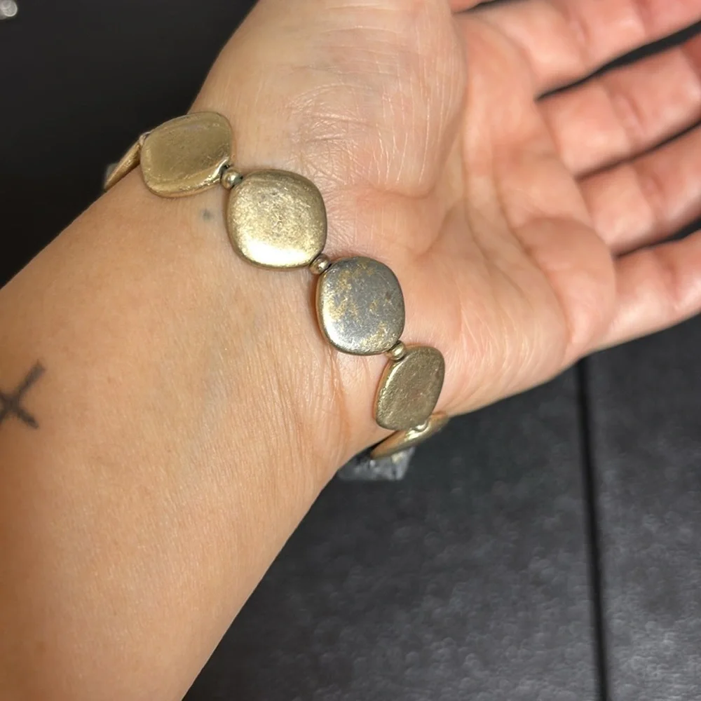 Elegant Gold and Gray Stone Sretch Bracelet